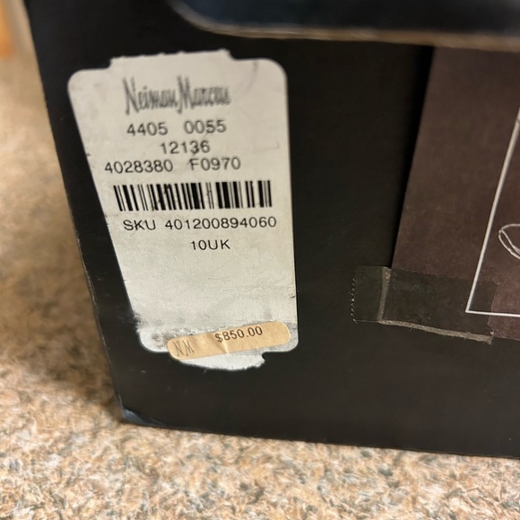 Parada size 10 brand new with box and bag, no damage . 500$ - Picture 4 of 5